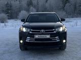 Toyota Highlander 2017 года за 9 000 000 тг. в Уральск