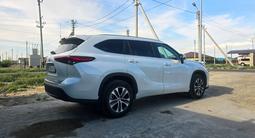Toyota Highlander 2023 года за 28 500 000 тг. в Атырау – фото 3
