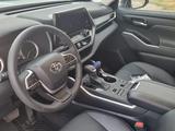 Toyota Highlander 2023 года за 28 500 000 тг. в Атырау – фото 4