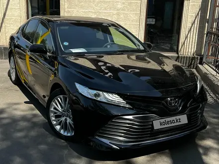 Toyota Camry 2020 года за 16 700 000 тг. в Алматы – фото 3