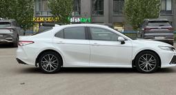 Toyota Camry 2021 года за 16 500 000 тг. в Астана – фото 4