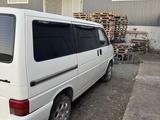 Volkswagen Caravelle 1997 года за 4 500 000 тг. в Петропавловск – фото 3