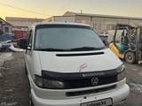 Volkswagen Caravelle 1997 года за 4 500 000 тг. в Петропавловск – фото 2
