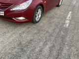 Hyundai Sonata 2010 года за 3 700 000 тг. в Караганда – фото 2