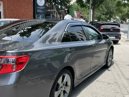 Toyota Camry 2014 года за 8 500 000 тг. в Шымкент – фото 3