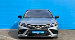 Toyota Camry 2022 года за 13 330 000 тг. в Алматы – фото 2