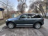 Volkswagen Touareg 2007 года за 6 000 000 тг. в Алматы – фото 2