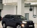 Toyota RAV4 2021 годаүшін14 950 000 тг. в Актобе – фото 2