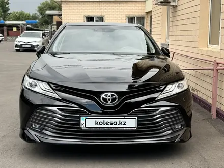 Toyota Camry 2019 года за 14 500 000 тг. в Алматы – фото 3