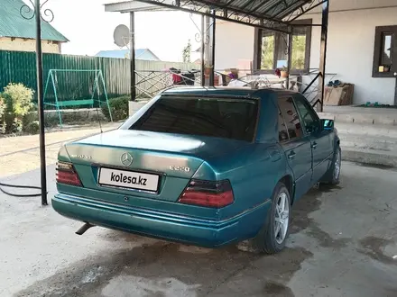 Mercedes-Benz E 220 1993 года за 1 200 000 тг. в Алматы – фото 2