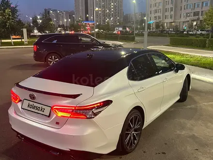 Toyota Camry 2022 года за 15 000 000 тг. в Астана – фото 2