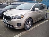 Kia Carnival 2015 года за 11 000 000 тг. в Атырау