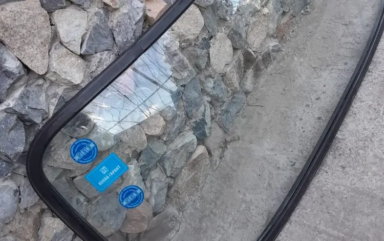 Уплотнитель лобового стекла ,резинка лобовика. за 25 000 тг. в Шымкент