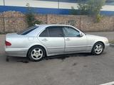 Mercedes-Benz E 320 2001 года за 4 500 000 тг. в Караганда – фото 4