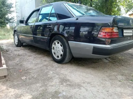 Mercedes-Benz E 230 1991 года за 1 300 000 тг. в Алматы