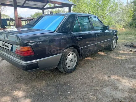 Mercedes-Benz E 230 1991 года за 1 300 000 тг. в Алматы – фото 3