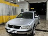 Volkswagen Passat 1997 годаүшін2 500 000 тг. в Сатпаев