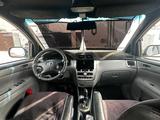 Toyota Avensis Verso 2002 года за 5 400 000 тг. в Атырау – фото 2