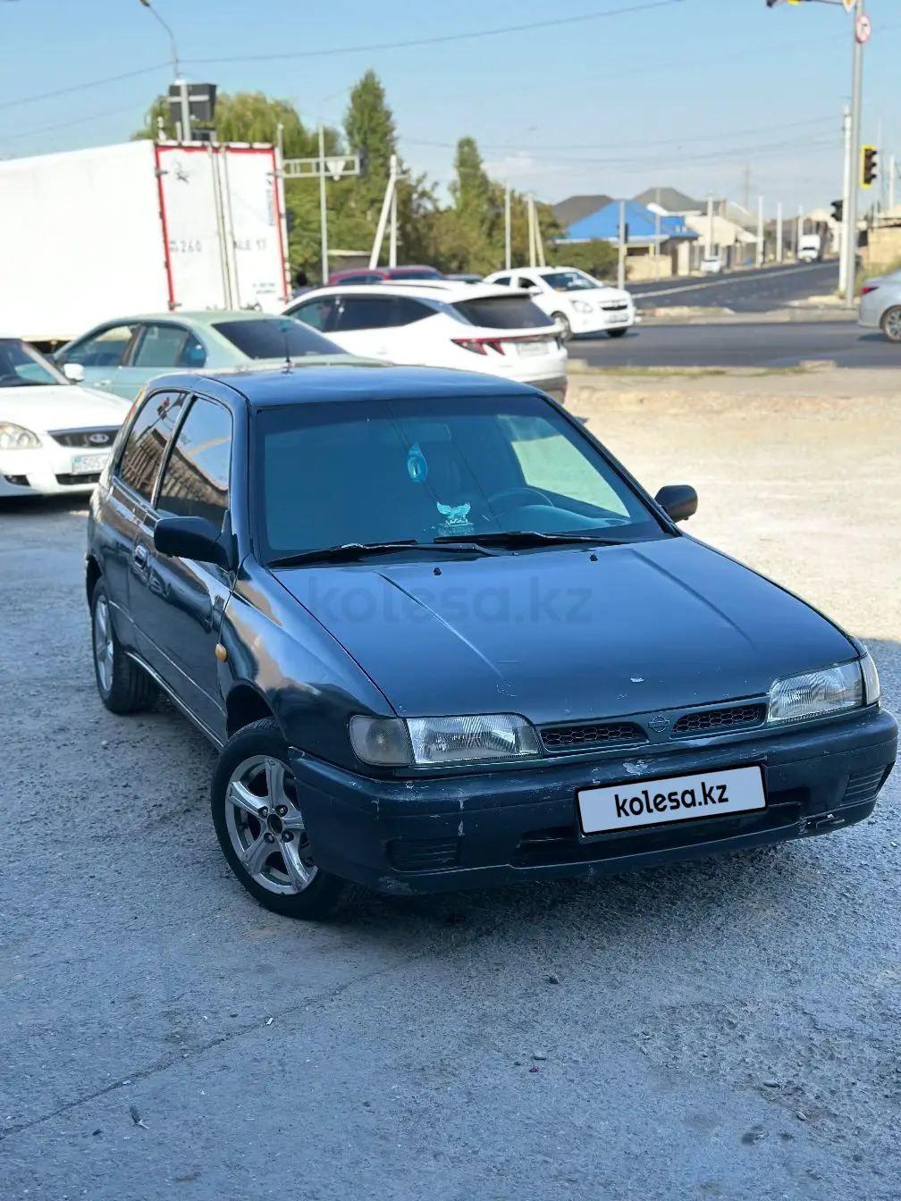 Nissan Sunny, 1992