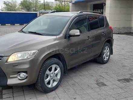 Toyota RAV4 2010 года за 9 000 000 тг. в Караганда