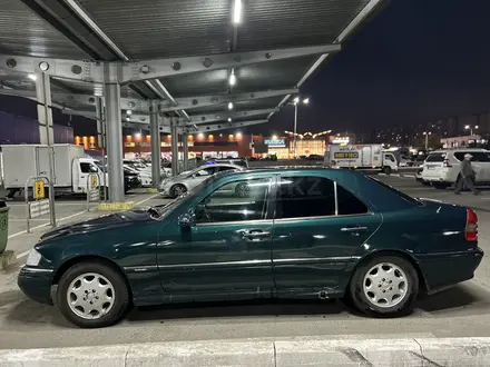 Mercedes-Benz C 200 1994 года за 1 800 000 тг. в Алматы – фото 2