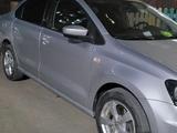 Volkswagen Polo 2016 года за 6 200 000 тг. в Атырау – фото 4