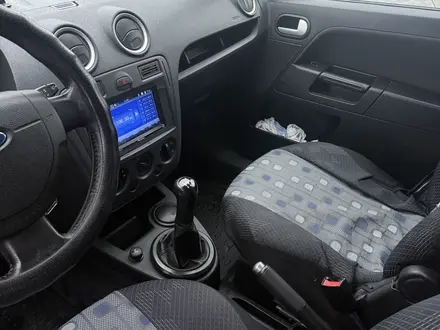 Ford Fusion 2006 года за 2 800 000 тг. в Семей – фото 14