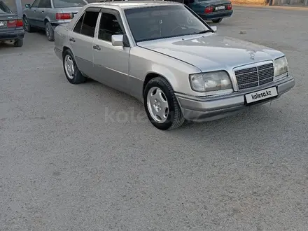 Mercedes-Benz E 220 1993 года за 2 200 000 тг. в Кызылорда – фото 3