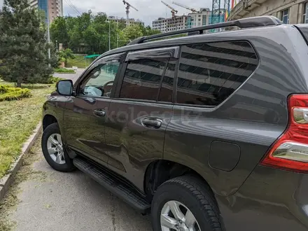 Toyota Land Cruiser Prado 2014 года за 16 900 000 тг. в Алматы – фото 4