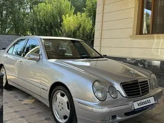 Mercedes-Benz E 320
