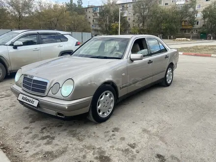 Mercedes-Benz E 240 1997 года за 2 700 000 тг. в Сатпаев – фото 5