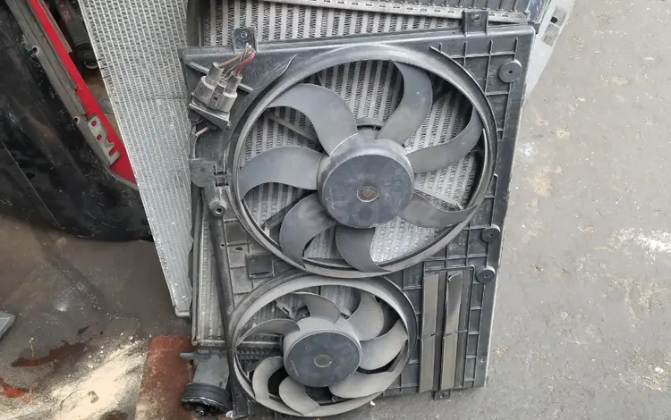 Вентилятор охлаждения радиатора, диффузор на Volkswagen Passat B6 за 56 000 тг. в Алматы