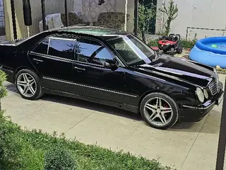 Mercedes-Benz E 320
