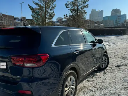 Kia Sorento 2018 года за 16 200 000 тг. в Астана – фото 4