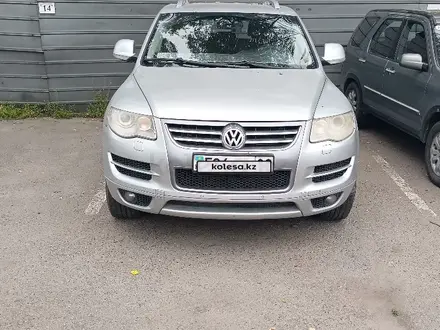 Volkswagen Touareg 2008 года за 5 800 000 тг. в Алматы – фото 4