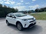 Toyota RAV4 2017 годаfor13 500 000 тг. в Алматы – фото 5