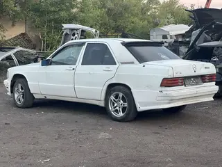 Mercedes-Benz 190