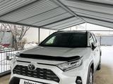 Toyota RAV4 2020 годаүшін18 500 000 тг. в Атырау – фото 2