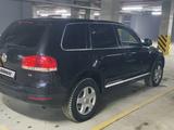 Volkswagen Touareg 2004 года за 5 146 784 тг. в Алматы – фото 3