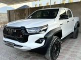 Toyota Hilux 2023 года за 27 500 000 тг. в Актау – фото 2