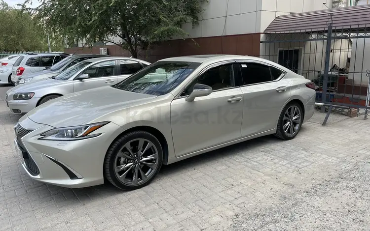 Lexus ES 250 2020 года за 24 000 000 тг. в Атырау