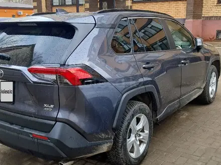 Toyota RAV4 2019 года за 14 000 000 тг. в Уральск – фото 8
