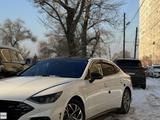 Hyundai Sonata 2021 года за 11 200 000 тг. в Алматы – фото 2