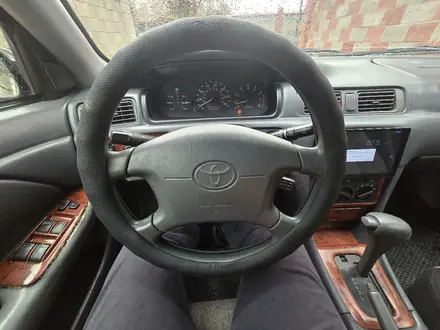 Toyota Camry 2000 года за 3 500 000 тг. в Алматы – фото 32