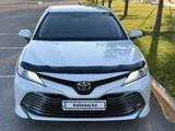 Toyota Camry 2019 года за 13 800 000 тг. в Тараз – фото 2