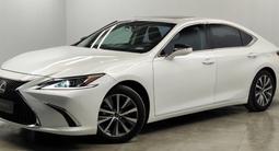 Lexus ES 250 2019 года за 16 500 000 тг. в Алматы