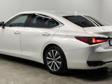 Lexus ES 250 2019 года за 16 500 000 тг. в Алматы – фото 4