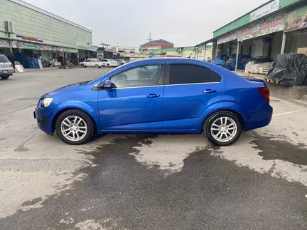 Chevrolet Aveo 2014 года за 4 500 000 тг. в Актау – фото 2