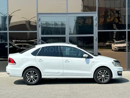 Volkswagen Polo 2017 года за 4 850 000 тг. в Уральск – фото 4