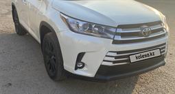 Toyota Highlander 2019 года за 17 700 000 тг. в Алматы